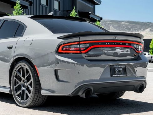 Used 2018 Dodge Charger R/T Scat Pack RWD image 14