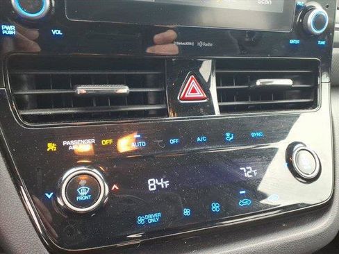 Used 2020 Hyundai Ioniq SE image 25