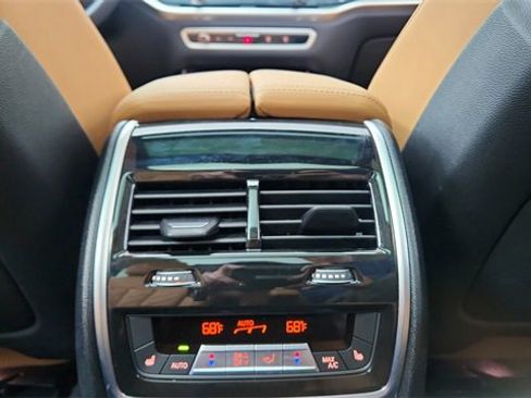Used 2025 BMW X7 xDrive40i w/ Executive Package image 57
