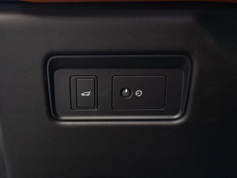 Certified 2024 Jaguar F-PACE R-Dynamic S image 41