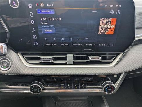 Used 2025 Chevrolet Equinox LT w/ Safety and Technology Package FWD image 13