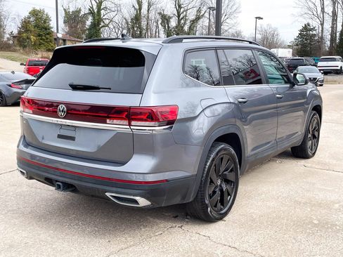 Used 2024 Volkswagen Atlas SE image 6