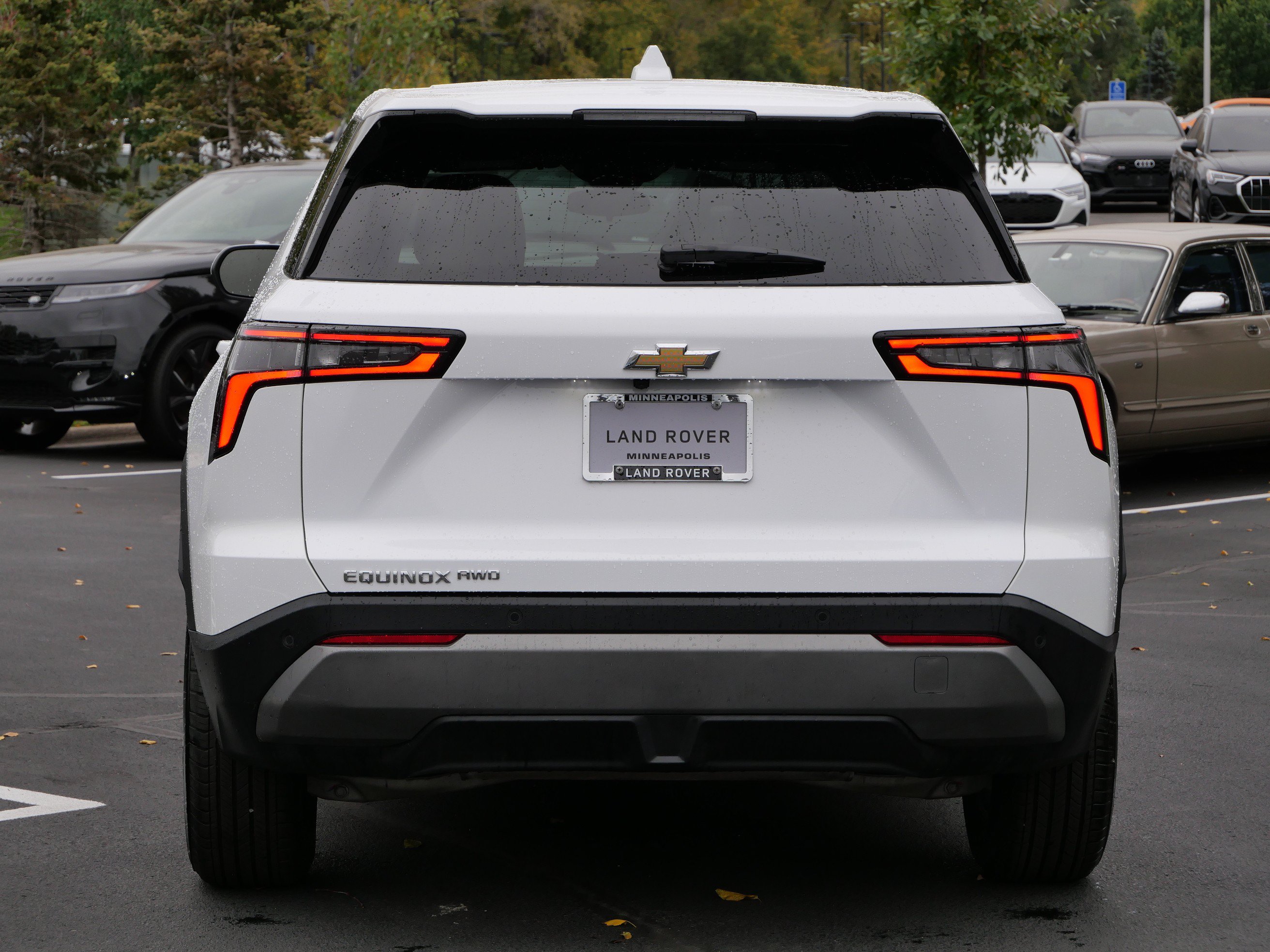 Used 2025 Chevrolet Equinox LT AWD/4WD image 4