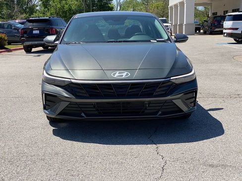 New 2026 Hyundai Elantra Hybrid FWD image 2
