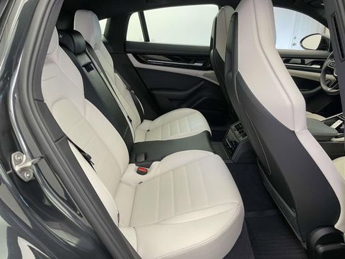 Used 2024 Porsche Panamera 4 image 22