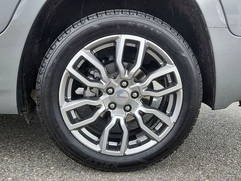 Used 2023 GMC Terrain Denali AWD/4WD image 8