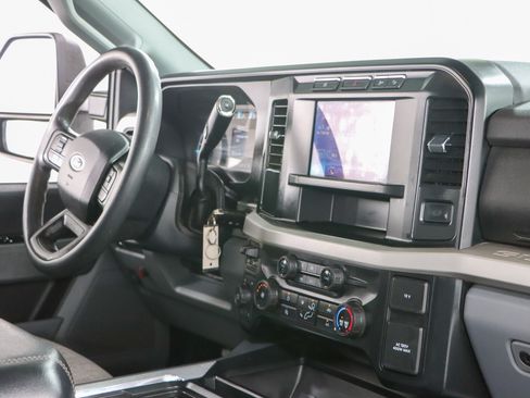 Used 2024 Ford F250 XLT w/ FX4 Off-Road Package AWD/4WD image 28