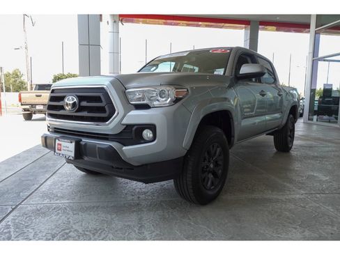 Certified 2022 Toyota Tacoma SR5 w/ Technology Package AWD/4WD image 8