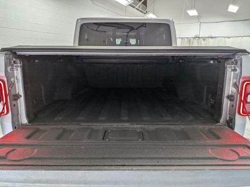 Used 2020 Jeep Gladiator Rubicon AWD/4WD image 32
