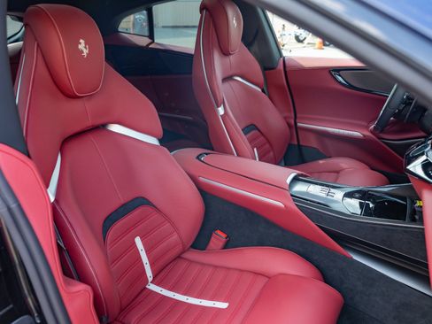 Used 2026 Ferrari Purosangue AWD/4WD image 2