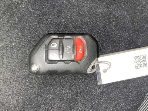 Used 2020 Jeep Wrangler Unlimited Sahara AWD/4WD image 20