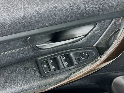 Used 2015 BMW 320i xDrive Sedan AWD/4WD image 24