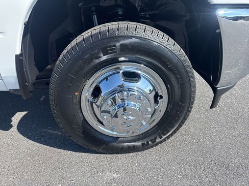 New 2026 RAM 3500 Tradesman AWD/4WD image 13
