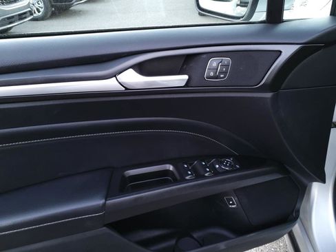 Used 2019 Ford Fusion Titanium image 20