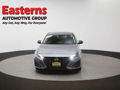 Used 2025 Nissan Altima 2.5 SV FWD image 52
