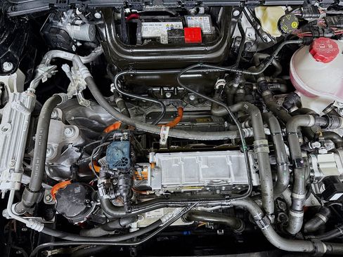 Used 2024 Mercedes-Benz EQB 300 4MATIC image 39