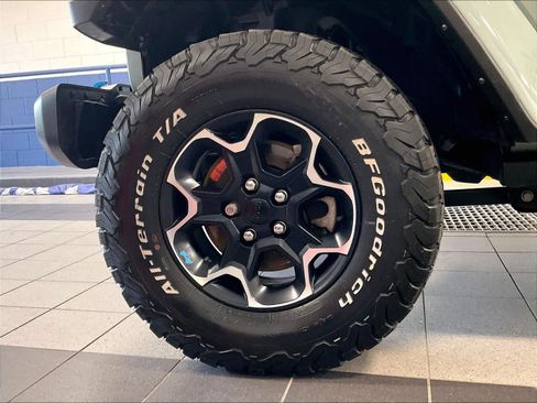 Used 2023 Jeep Wrangler Unlimited Rubicon 4xe w/ Cold Weather Group AWD/4WD image 7