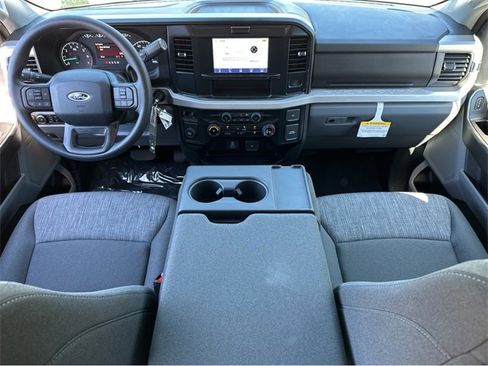 New 2026 Ford F250 XLT w/ F-250 >10K GVWR Package image 7