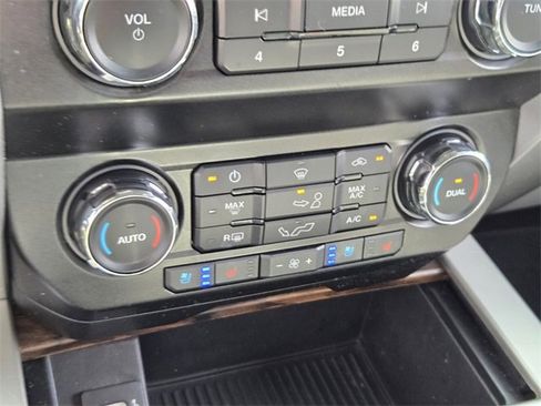 Certified 2019 Ford F150 Lariat image 25