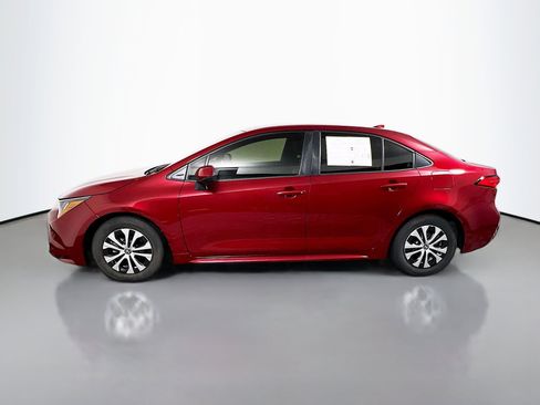 Used 2022 Toyota Corolla LE w/ Premium Interior Package image 9