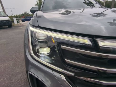 Used 2024 Volkswagen Atlas SE FWD image 10