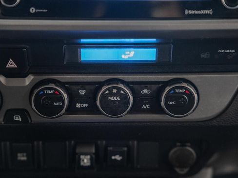 Used 2022 Toyota Tacoma SR5 AWD/4WD image 30