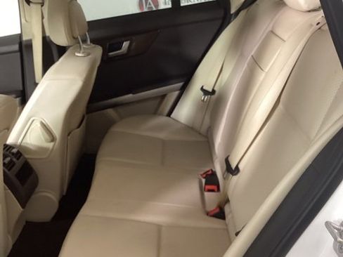 Used 2015 Mercedes-Benz GLK 350 4MATIC image 10