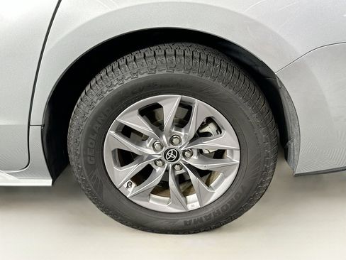 Used 2022 Toyota Sienna LE FWD image 11