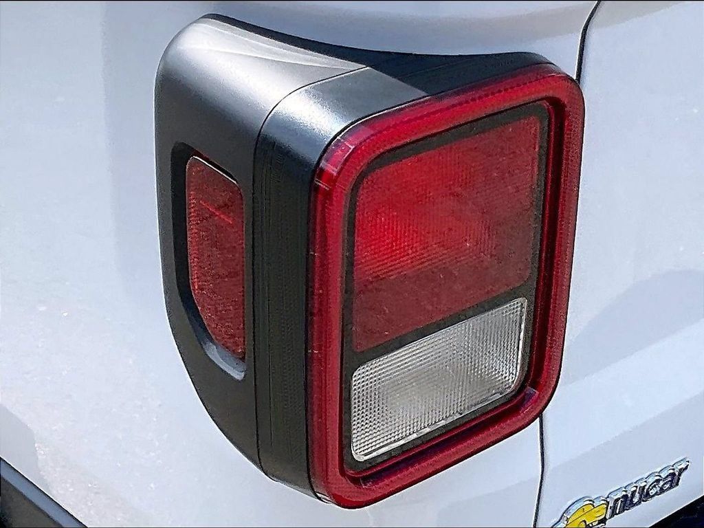 Used 2025 Jeep Gladiator Sport AWD/4WD image 35