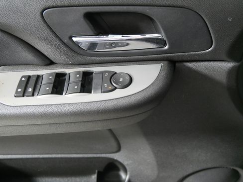 Used 2009 Chevrolet Avalanche LS w/ Convenience Package #1 AWD/4WD image 19