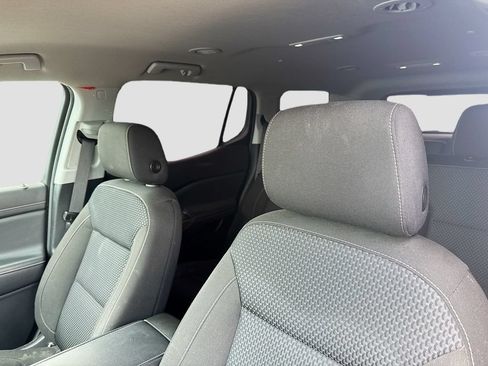 Used 2023 GMC Acadia SLE w/ Driver Convenience Package FWD image 11