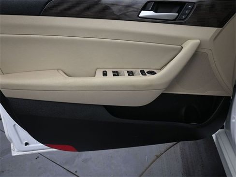 Used 2018 Hyundai Sonata Limited image 23
