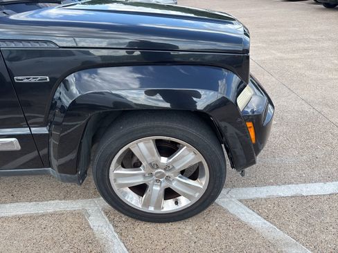 Used 2012 Jeep Liberty Limited Jet AWD/4WD image 4