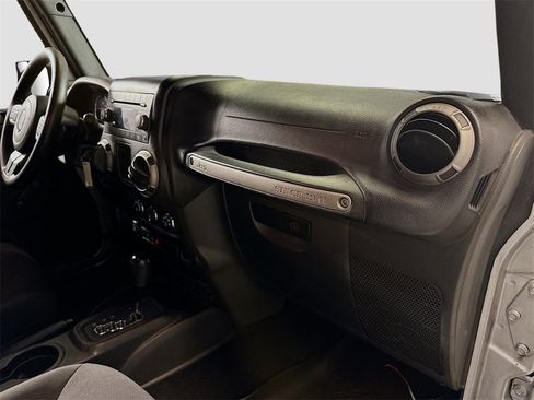 Used 2016 Jeep Wrangler Sport image 24