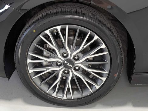 Certified 2023 Kia Forte GT-Line FWD image 3