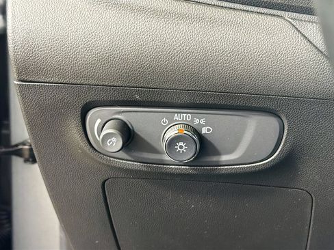 Used 2024 Buick Encore GX Preferred FWD image 12