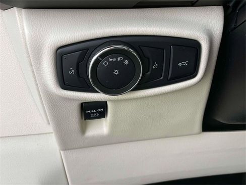 Used 2016 Lincoln MKX Black Label w/ Climate Package image 32