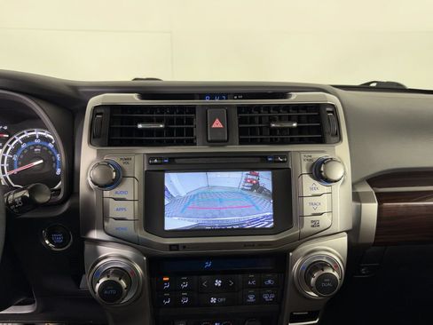 Used 2018 Toyota 4Runner Limited AWD/4WD image 32