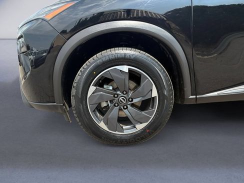 Used 2024 Nissan Rogue SV FWD image 14