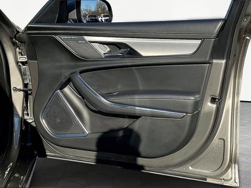 Used 2022 Jaguar XF R-Dynamic SE image 27