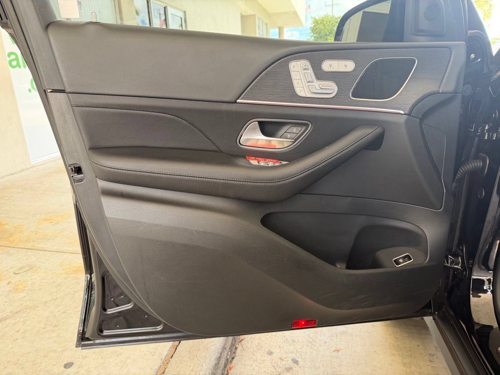 Used 2025 Mercedes-Benz GLE 350 4MATIC image 38