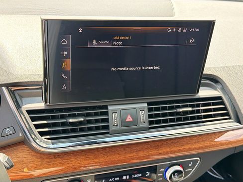 Used 2023 Audi Q5 2.0T Premium Plus w/ Premium Plus Package AWD/4WD image 12