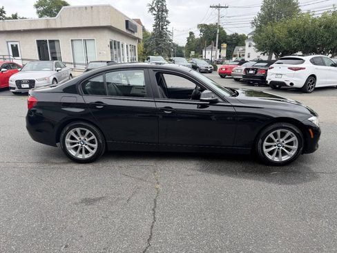 Used 2018 BMW 320i xDrive Sedan w/ Convenience Package AWD/4WD image 8