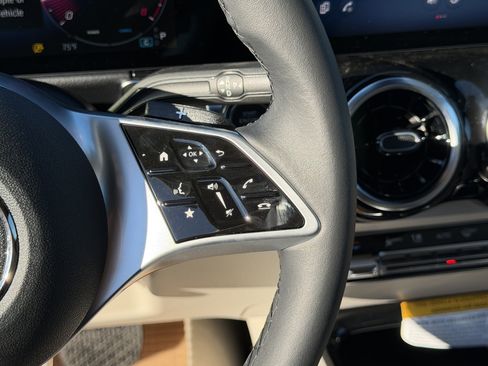 New 2026 Mercedes-Benz GLB 250 image 21