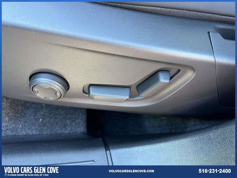 Used 2026 Volvo XC40 B5 Ultra w/ Climate Package image 17