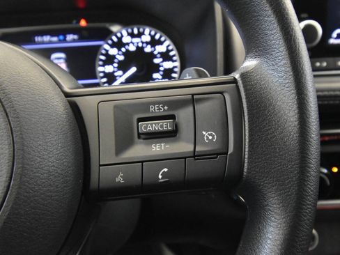 Used 2023 Nissan Rogue S image 25