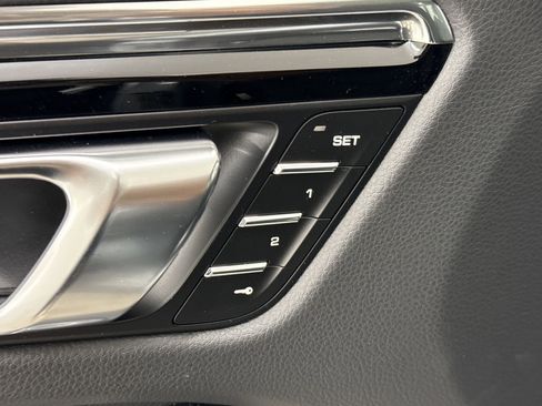 New 2025 Porsche Macan image 12