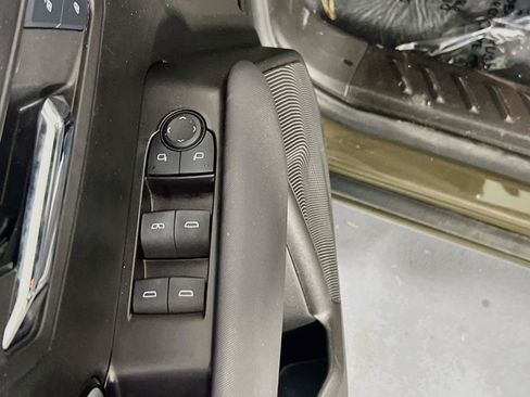 Used 2024 Chevrolet Colorado Z71 w/ Z71 Convenience Package 2 AWD/4WD image 18