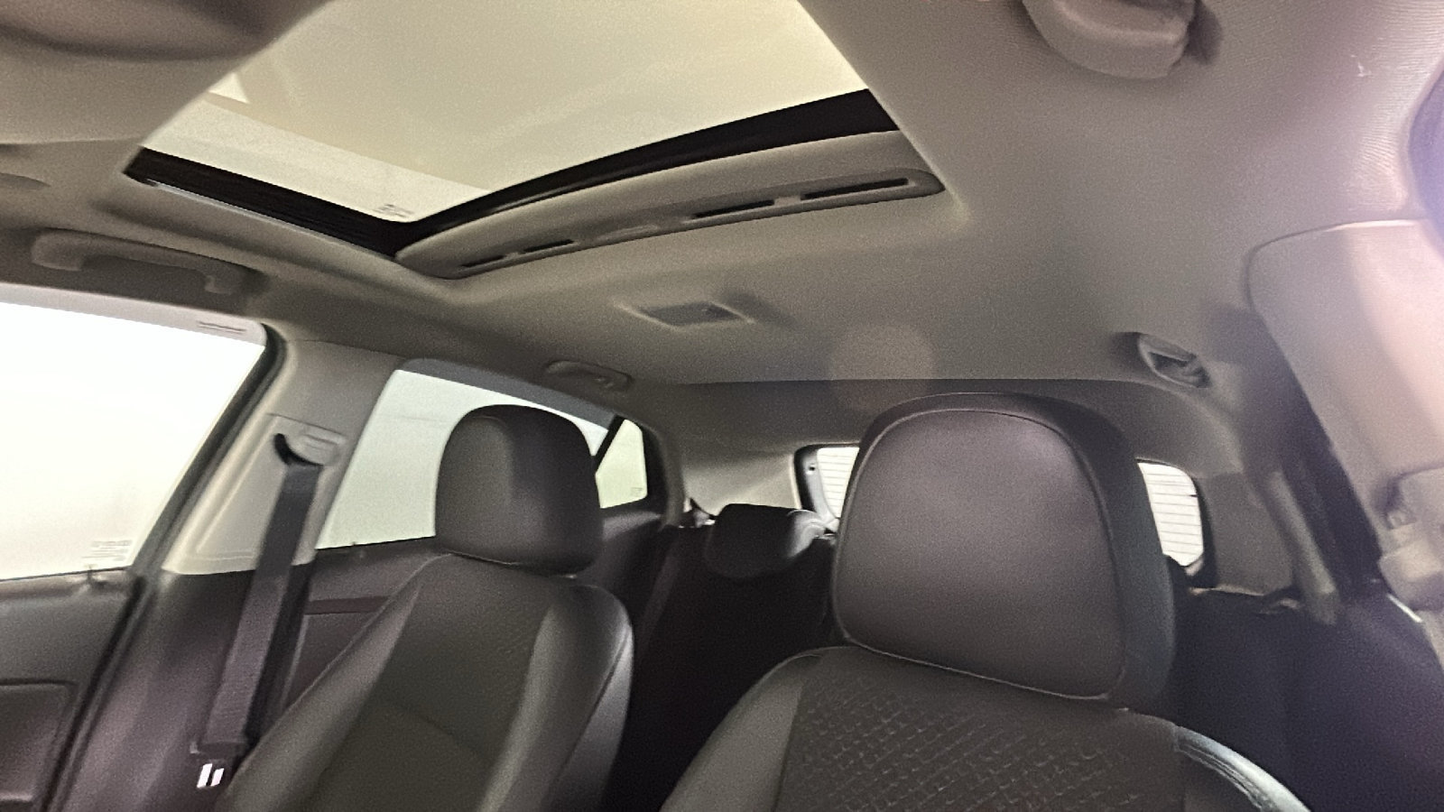 Used 2019 Buick Encore Sport Touring FWD image 16