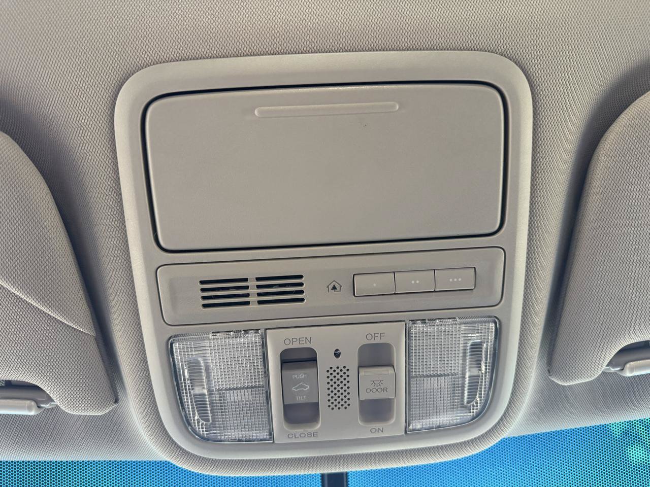 Used 2012 Honda Odyssey EX-L image 27